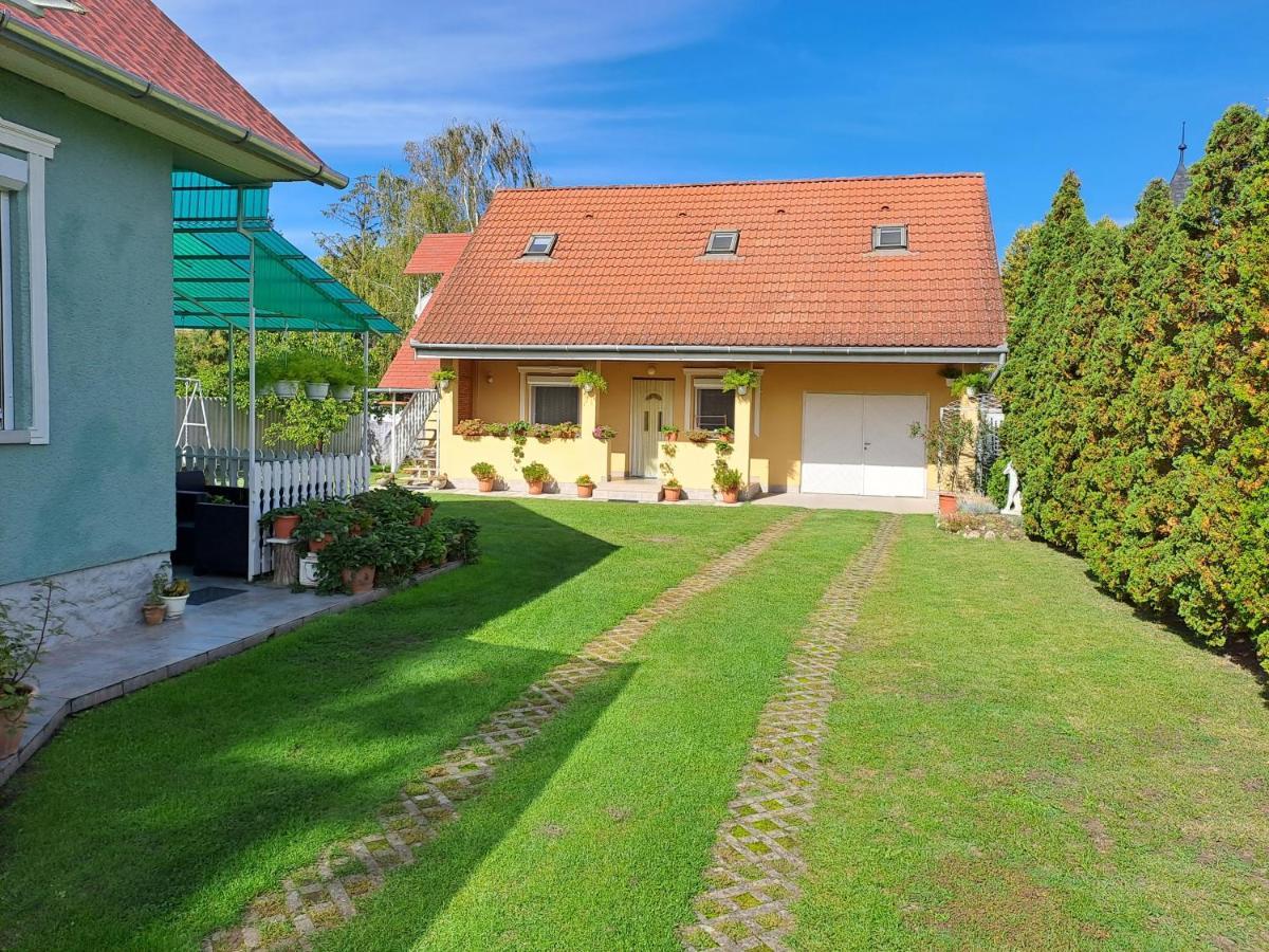 Bianka Apartman Balatonlelle Exterior photo